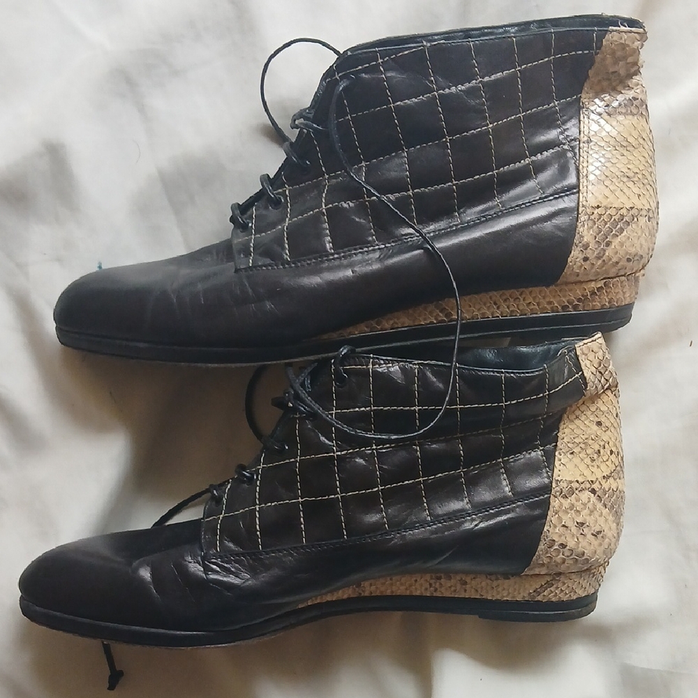 Nando Muzi Black and Tan Ankle Boots Size 7